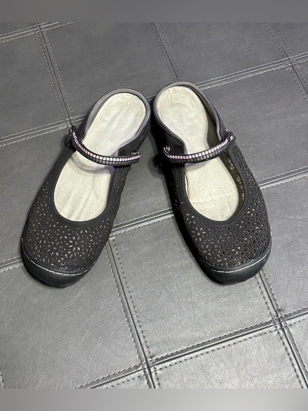 Women's Jambu Black Mary Jane Comfort Flats with Pink Accent Size 9.5M